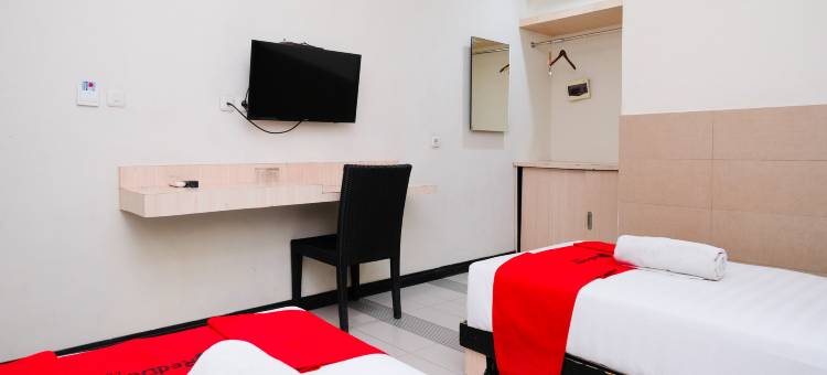 红多兹酒店-近勒吉安街(RedDoorz near Legian Street)图片