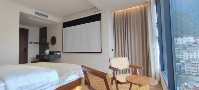 云栖芈宿民宿(泸定桥景区店)图片