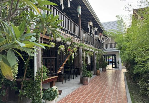 Vang Luang Hotel Hotel Overview