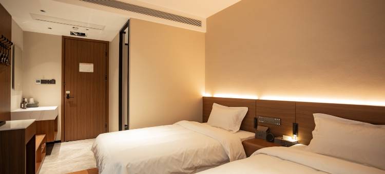 锦州云熹酒店(东湖公园店)图片