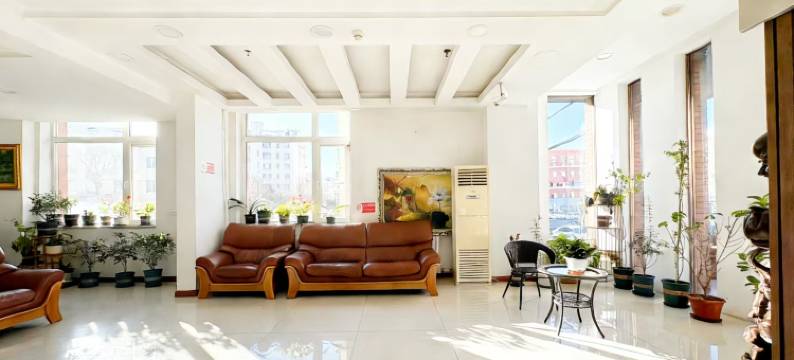 春天精品酒店(乐松广场林业大学店)图片