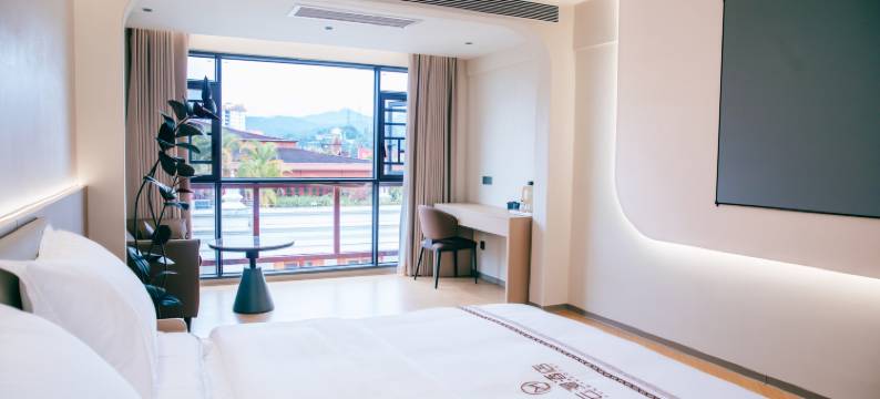 云漫酒店(西双版纳勐腊星光夜市店)图片