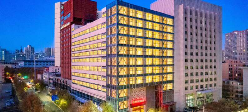 璞悦河景酒店(兰州中心七里河地铁站店)图片