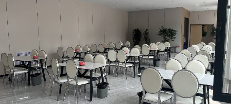 艺龙万国酒店(忻州职业技术学院店)图片