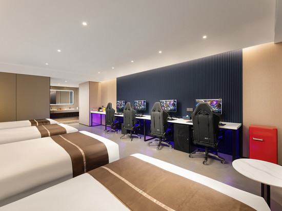 宙斯电竞电影酒店(保定站信誉楼七一中路店)