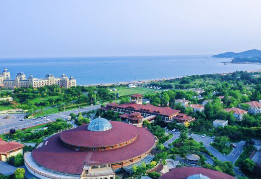 大连金石滩鲁能温泉假日酒店外景图