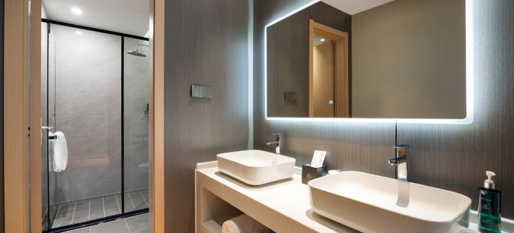 如家颐悦丽晶清雅酒店(沈阳滑翔盛京医院万达广场店)图片