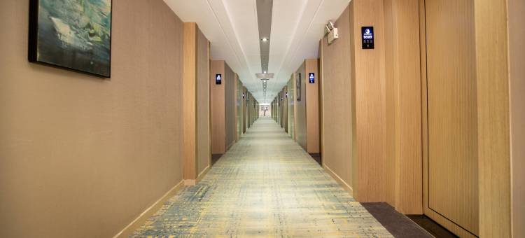 月伴湾商务酒店(长葛市政府葛天源轻轨站店)图片