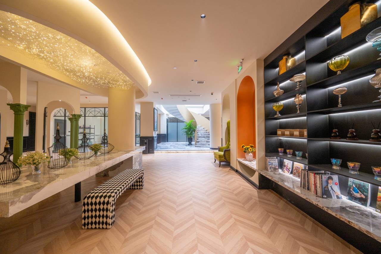 探啾酒店(张公桥美食街乐山大佛景区店)图片