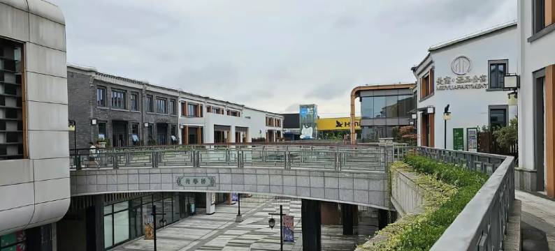 上海远洋青年公寓(场中路地铁站店)图片