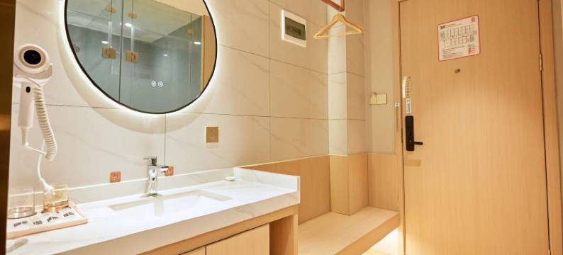 龙海国际丨LongHai•智能家居大师设计酒店(淮滨人民医院淮滨站店)图片