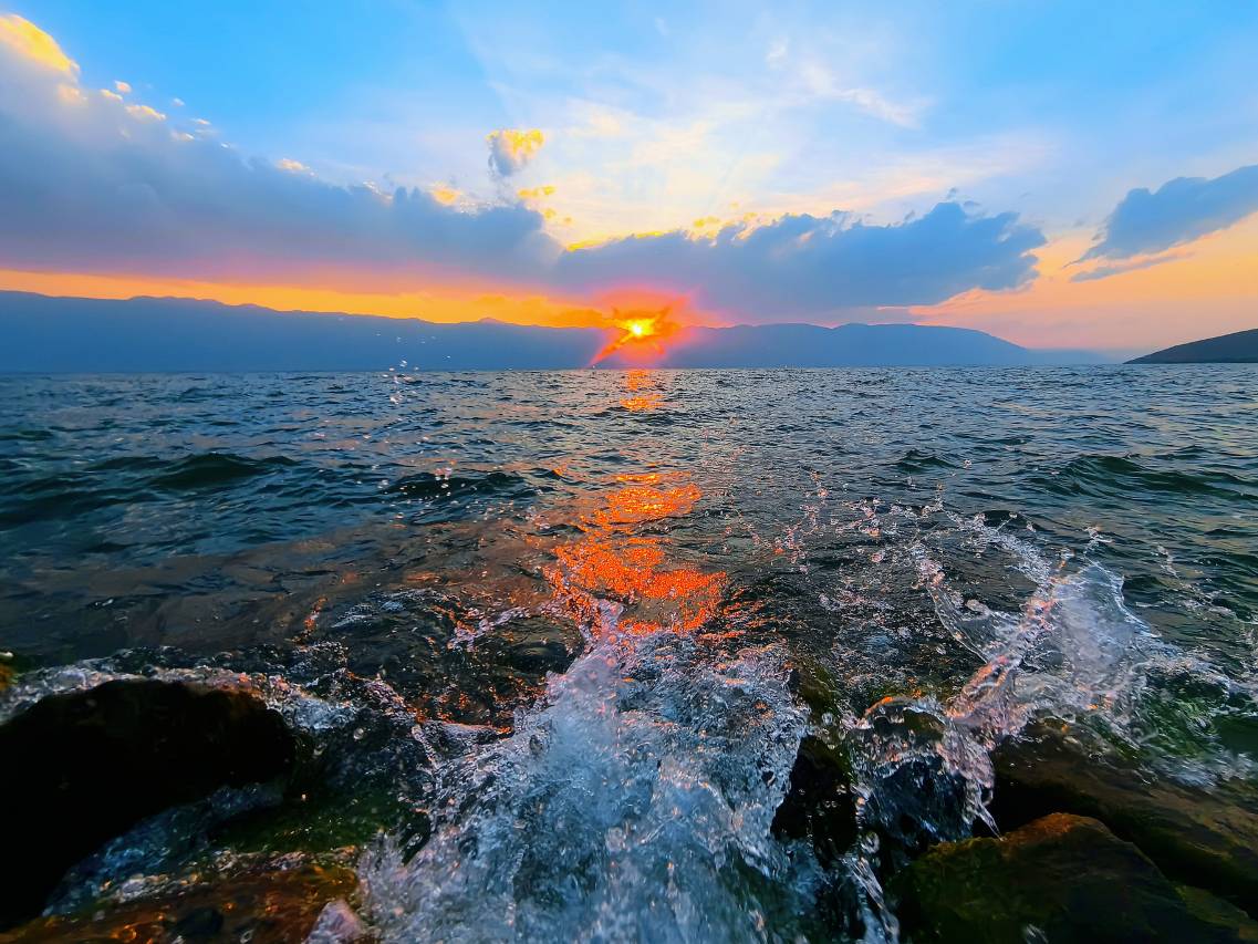海边月光•洱海｜AWAKENING•SOULM落日海景设计师酒店(小普陀店)图片