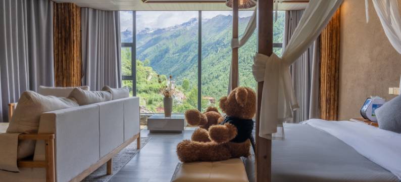 云顶望山丨半山月舍(四姑娘山长青山寨观景平台店)图片