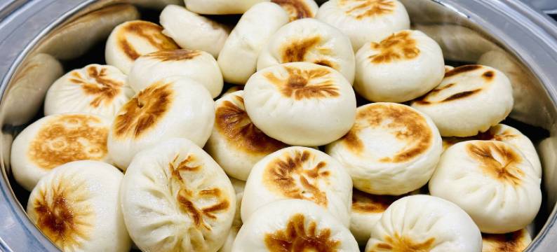 布尔津苏通假日酒店图片