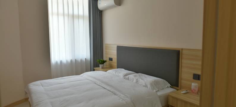 花石间.智能影音轻奢民宿(海滨浴场大学城店)图片