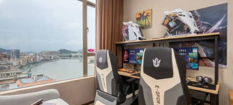 柏丽假日酒店(恩平鳌峰广场店)图片