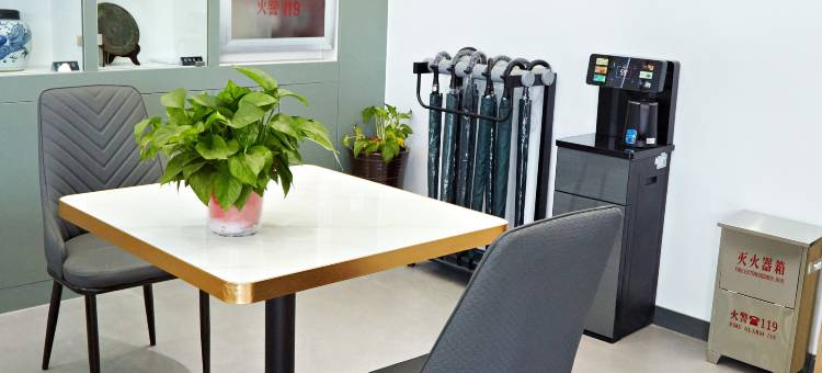 格丽酒店(滨河广场店)图片