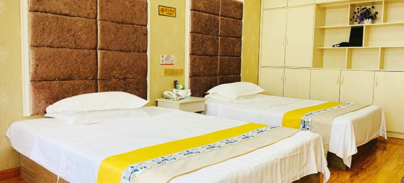 巴中婲主题酒店(万达广场市中医院店)图片