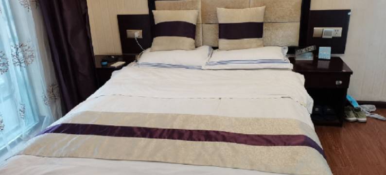 宝兴古城宾馆图片