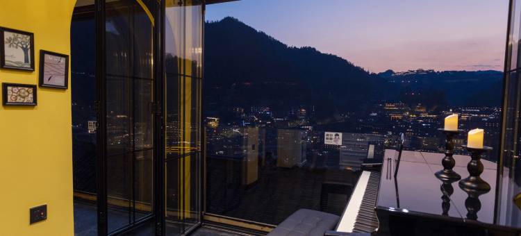 西江千户苗寨夜景弘客栈图片