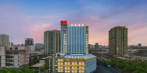 瀾泰酒店(阿克蘇太百購物中心店)