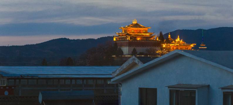 梵璞山居·供氧观景巨幕投影私藏酒店(香格里拉独克宗古城店)图片