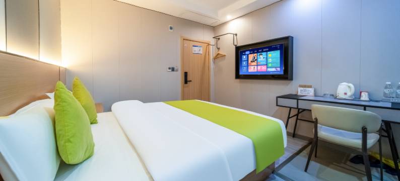 美辰主题酒店(贵阳观山湖公园林城西路地铁站店)图片