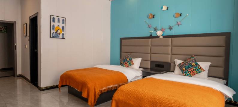 那拉提景区画山游水园林民宿图片