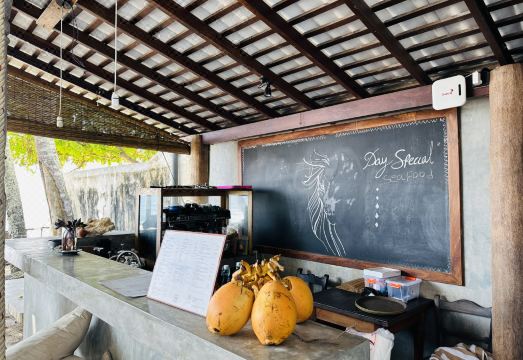 Moi Talpe Hotel Overview