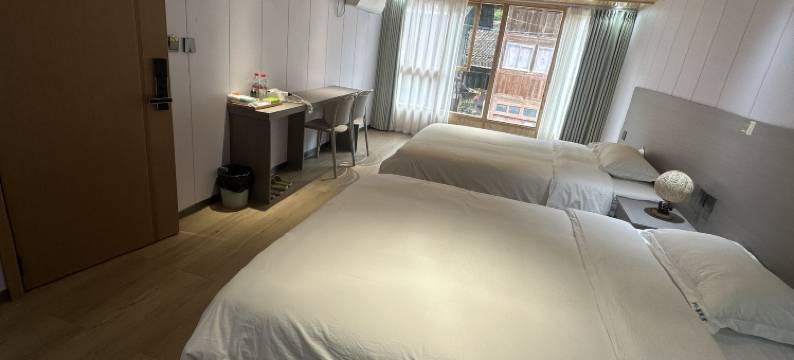 小丹江苗寨夏悦美宿图片