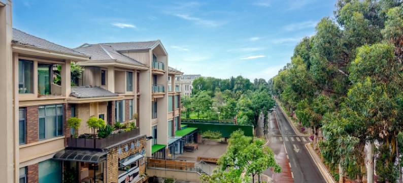 昆明半舍湖畔客栈(滇池海埂大坝店)图片