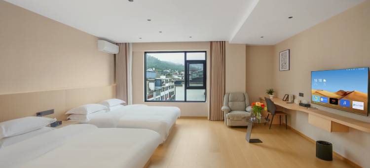 龙陵观澜酒店图片