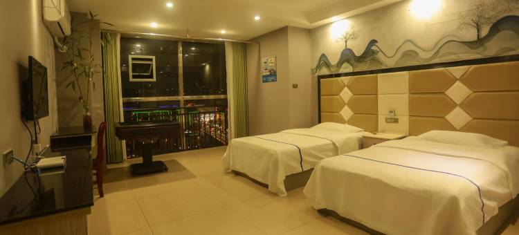 阳光河景民宿图片