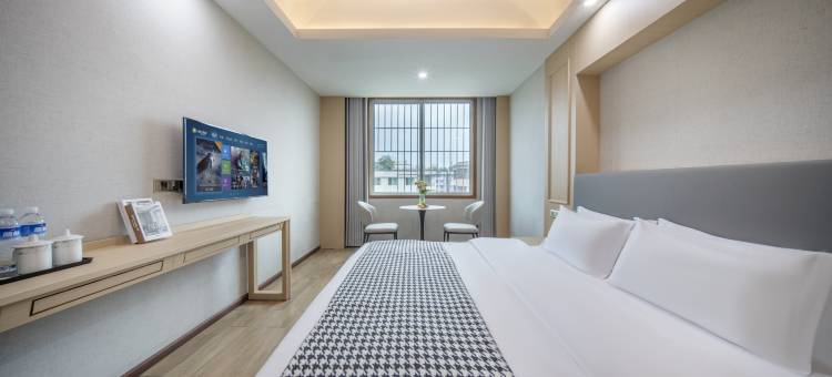 云轻居酒店(夹江时代广场店)图片