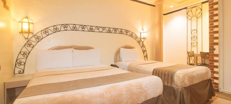 Urban Travellers Hotel by RedDoorz图片