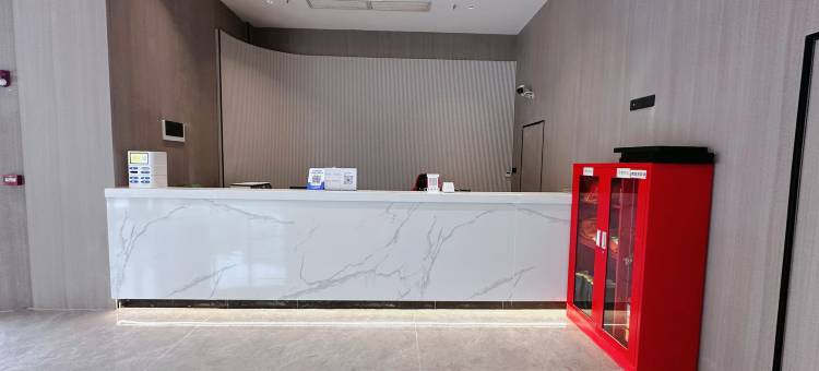 曼悦轻居酒店(红安沃尔玛广场店)图片