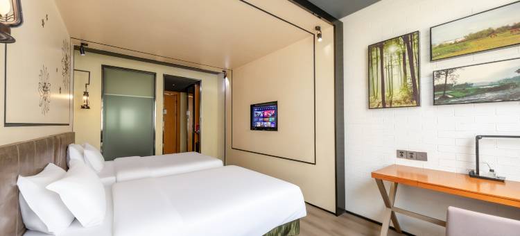 TOWO上品酒店(深圳宝安机场平峦山地铁站店)图片