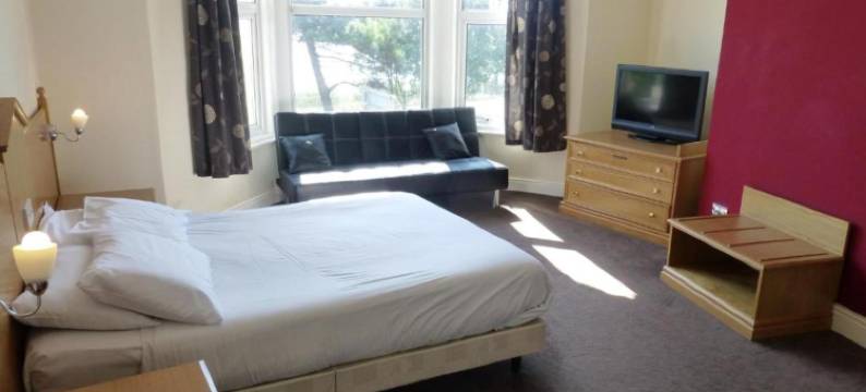 Esplanade Hotel - Clacton On Sea (Beachfront Hotel) by OYO图片