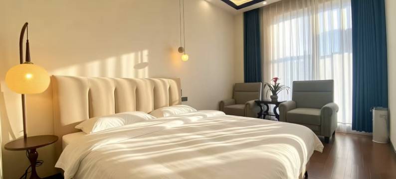 茜茜栖里民宿(赛里木湖东门游客中心店)图片