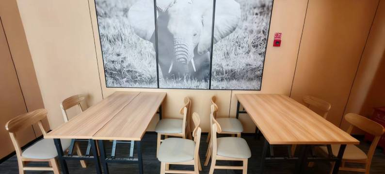 吐鲁番亚悦酒店(葡萄沟店)图片