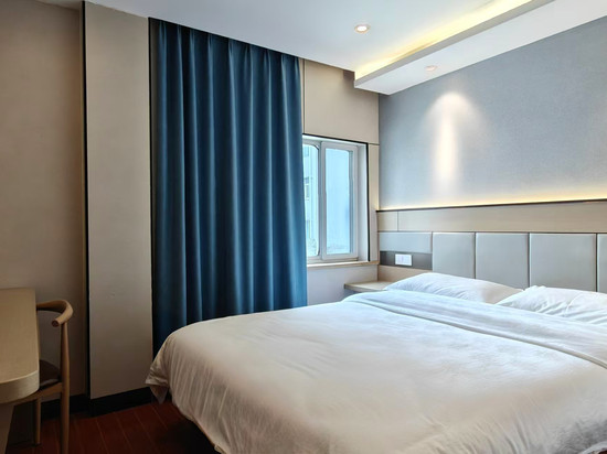 茸华宾馆(上海松江体育中心地铁站店)