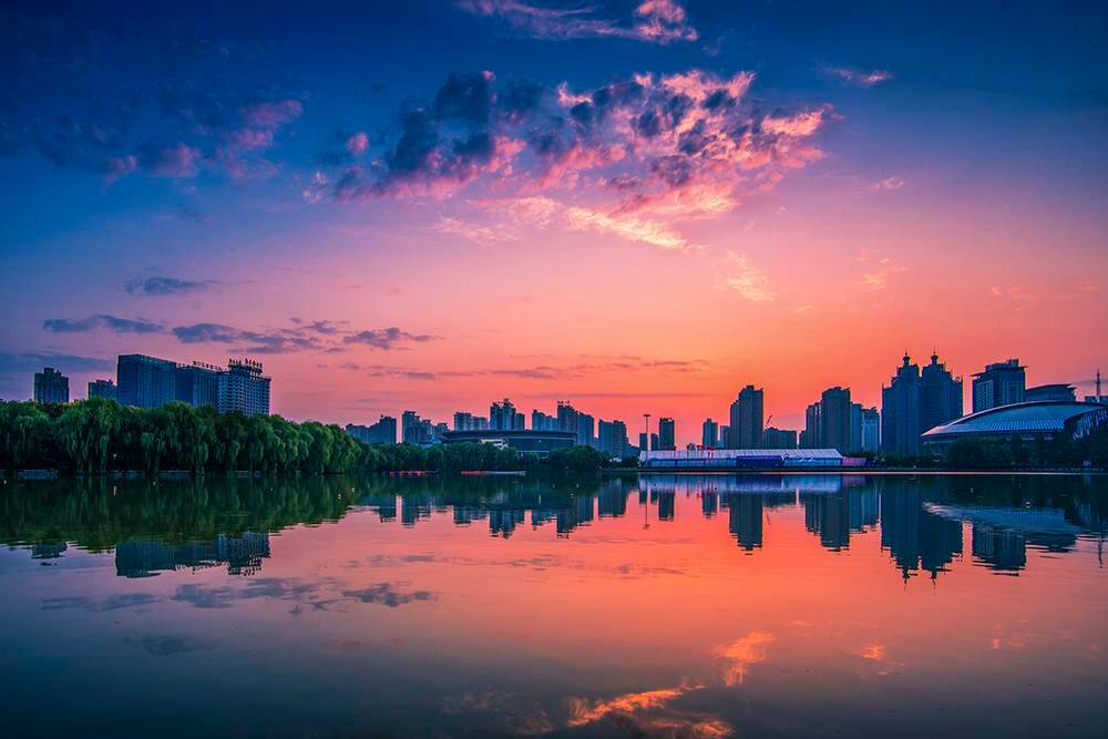 洛阳亚丁酒店图片