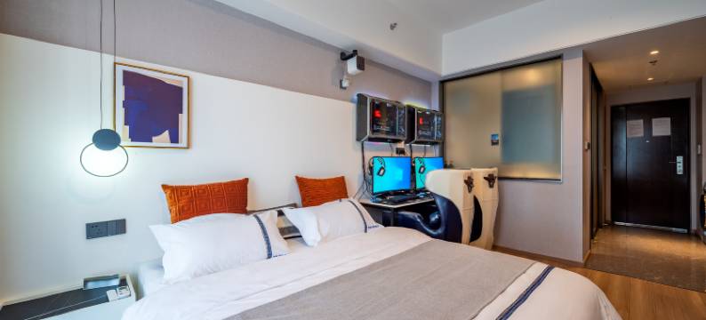 穿越者电竞酒店(大连中山广场店)图片