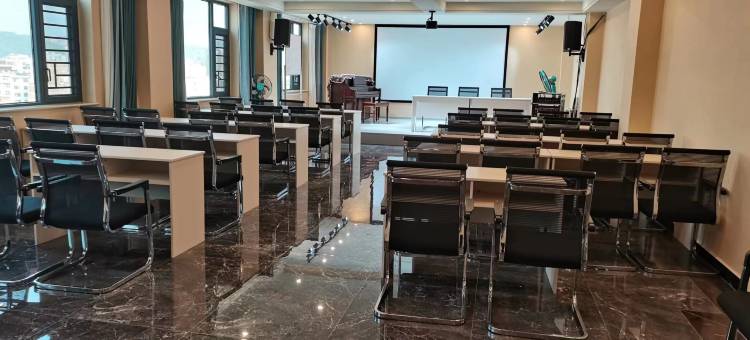 鲁甸昊月大酒店图片