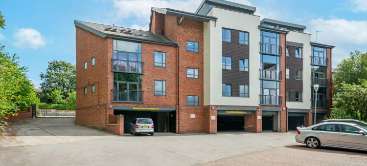 里兹海丁利客房(Roomzzz Leeds Headingley)图片