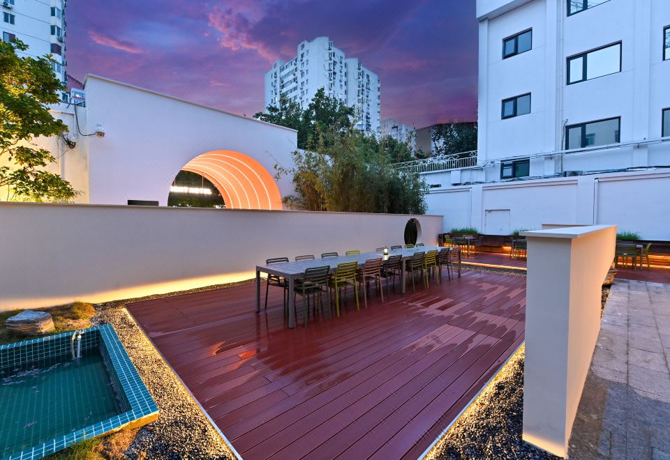 RIGHT HOTEL  Jinsong Subway Station Panjiayuan Antique City Hotel Overview