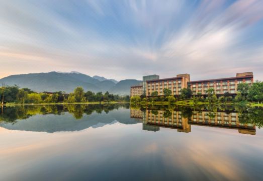 Le Meridien Emei Mountain Resort Over view