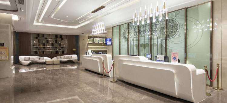 雅斯特国际酒店(南湖公园地铁站金湖广场店)图片