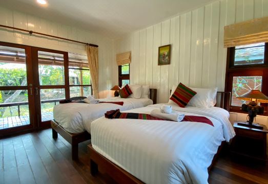 Maikaew Damnoen Resort Hotel Overview