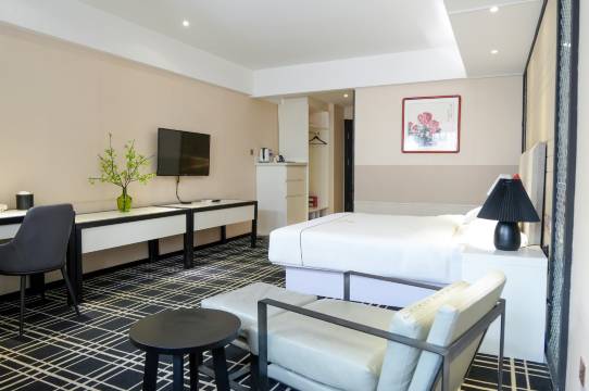 听墨酒店(东营万达广场店)